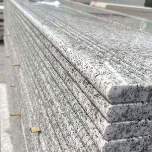 河南芝麻白楼梯踏步 花岗岩楼梯板材