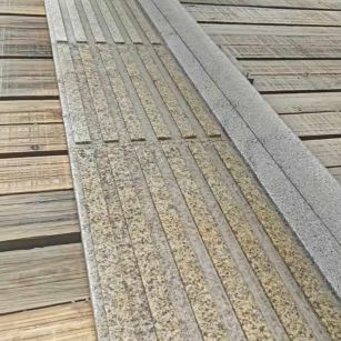 河南黄金麻盲道石 盲条