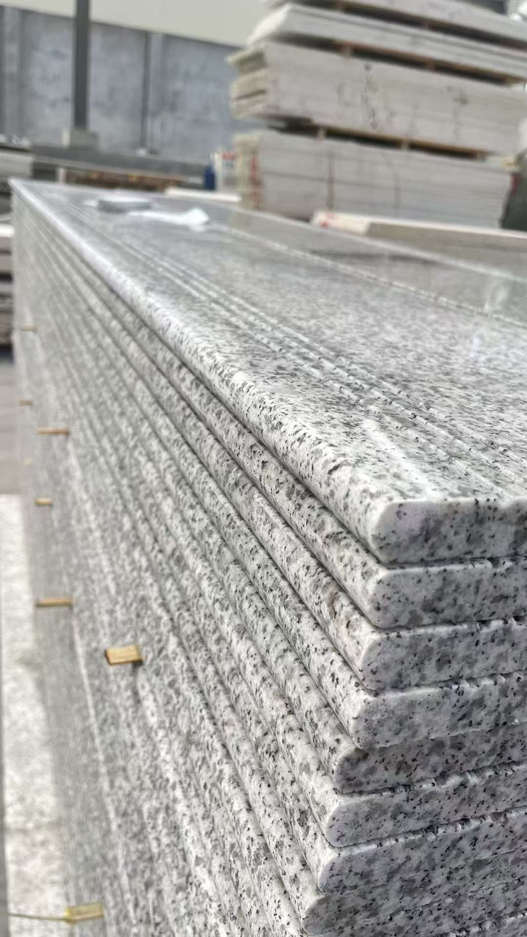 河南芝麻白楼梯踏步 花岗岩楼梯板材