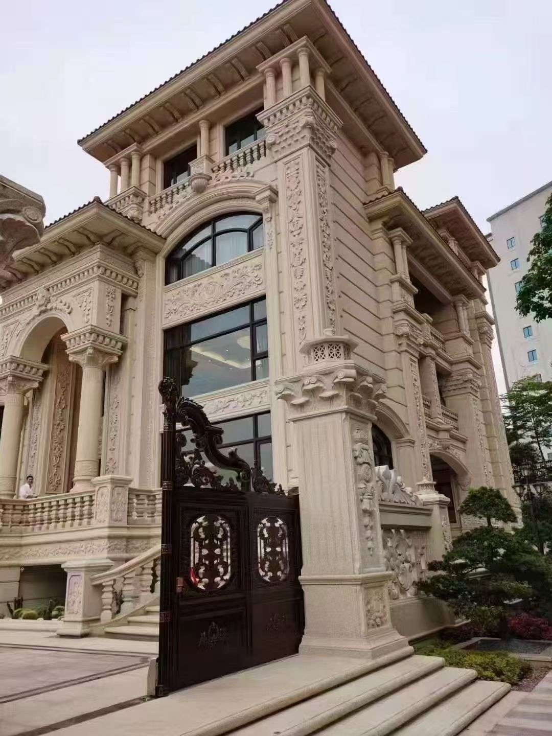 河南黄金麻别墅外墙异形定制