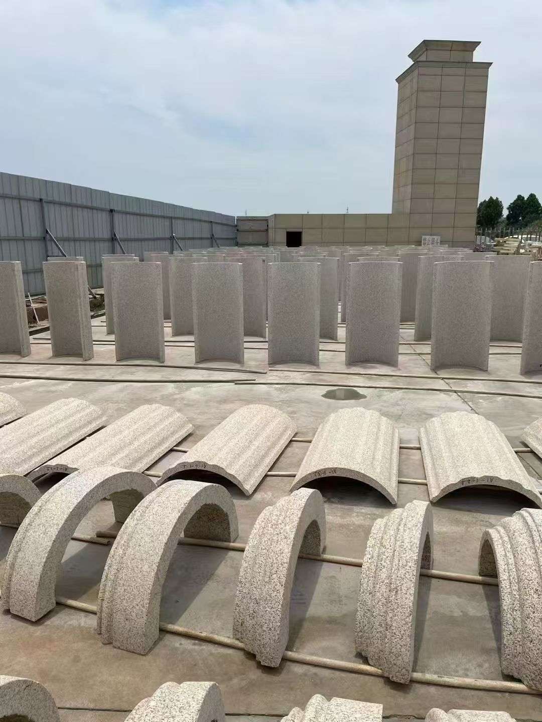 河南黄金麻别墅柱皮 异形 线条定制